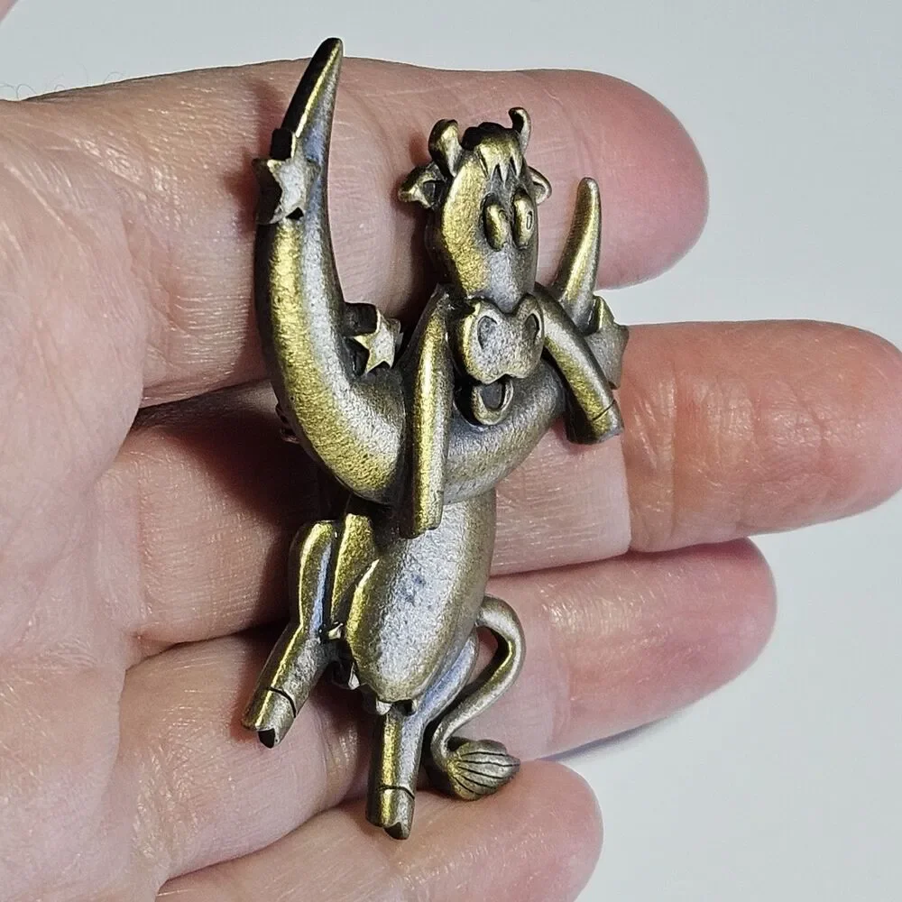 JJ Jonette Brooch Cow Jumped Over The Moon Cow Articulated Gold Bronze Tone